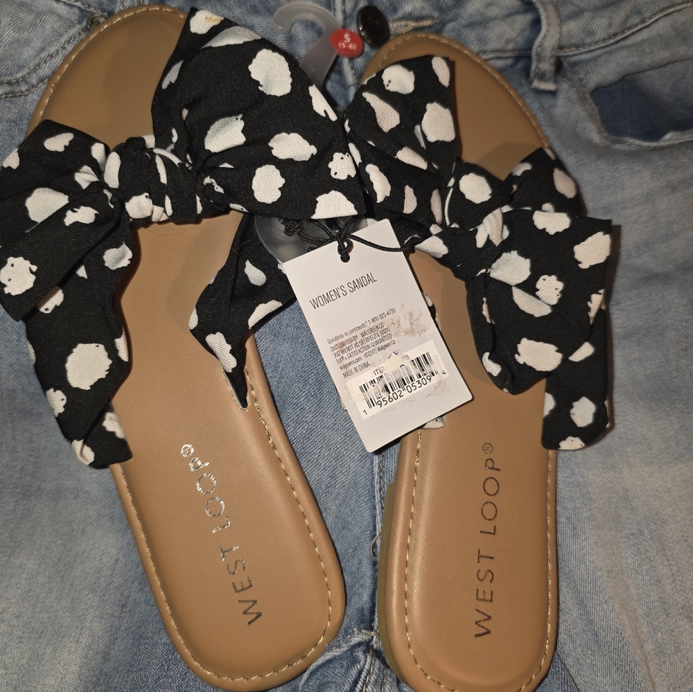 NWT, SZ5/6 West Loop Women's Black and White Bow Sandals